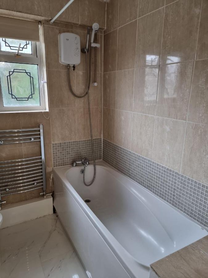 Crane Home In Dagenham With Free Wi Fi Εξωτερικό φωτογραφία