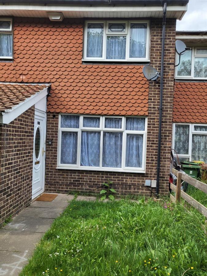 Crane Home In Dagenham With Free Wi Fi Εξωτερικό φωτογραφία