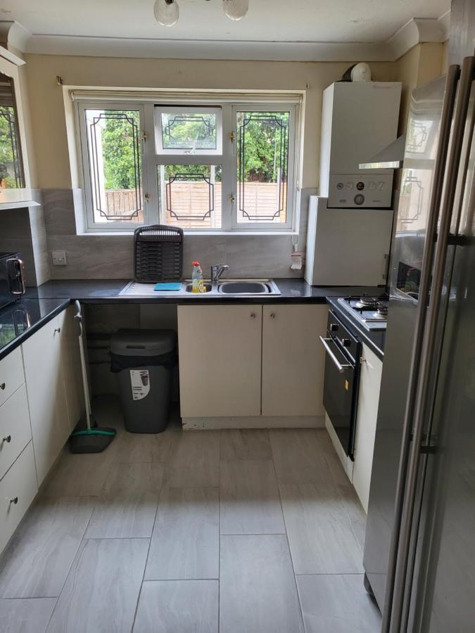 Crane Home In Dagenham With Free Wi Fi Εξωτερικό φωτογραφία