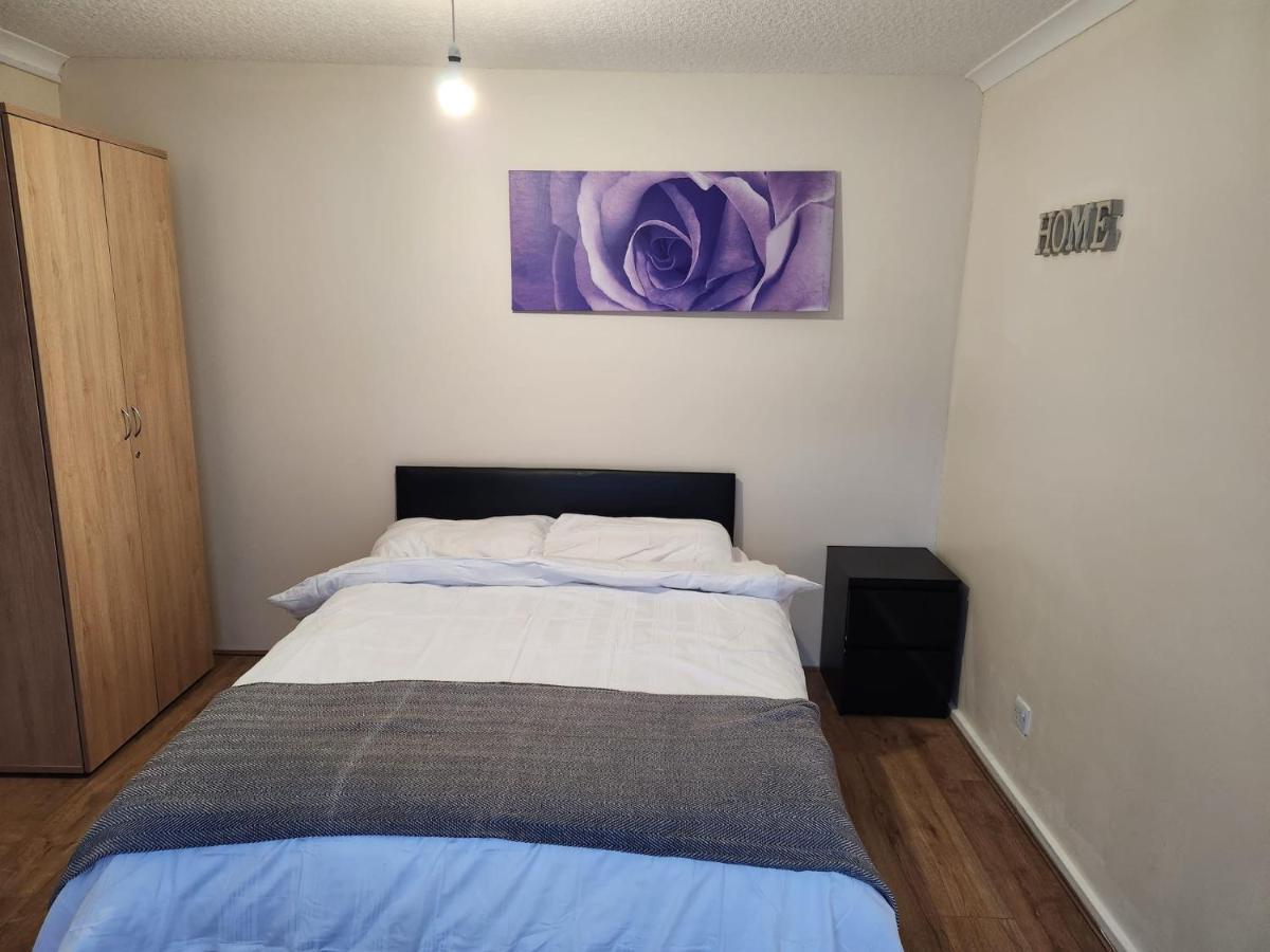 Crane Home In Dagenham With Free Wi Fi Εξωτερικό φωτογραφία