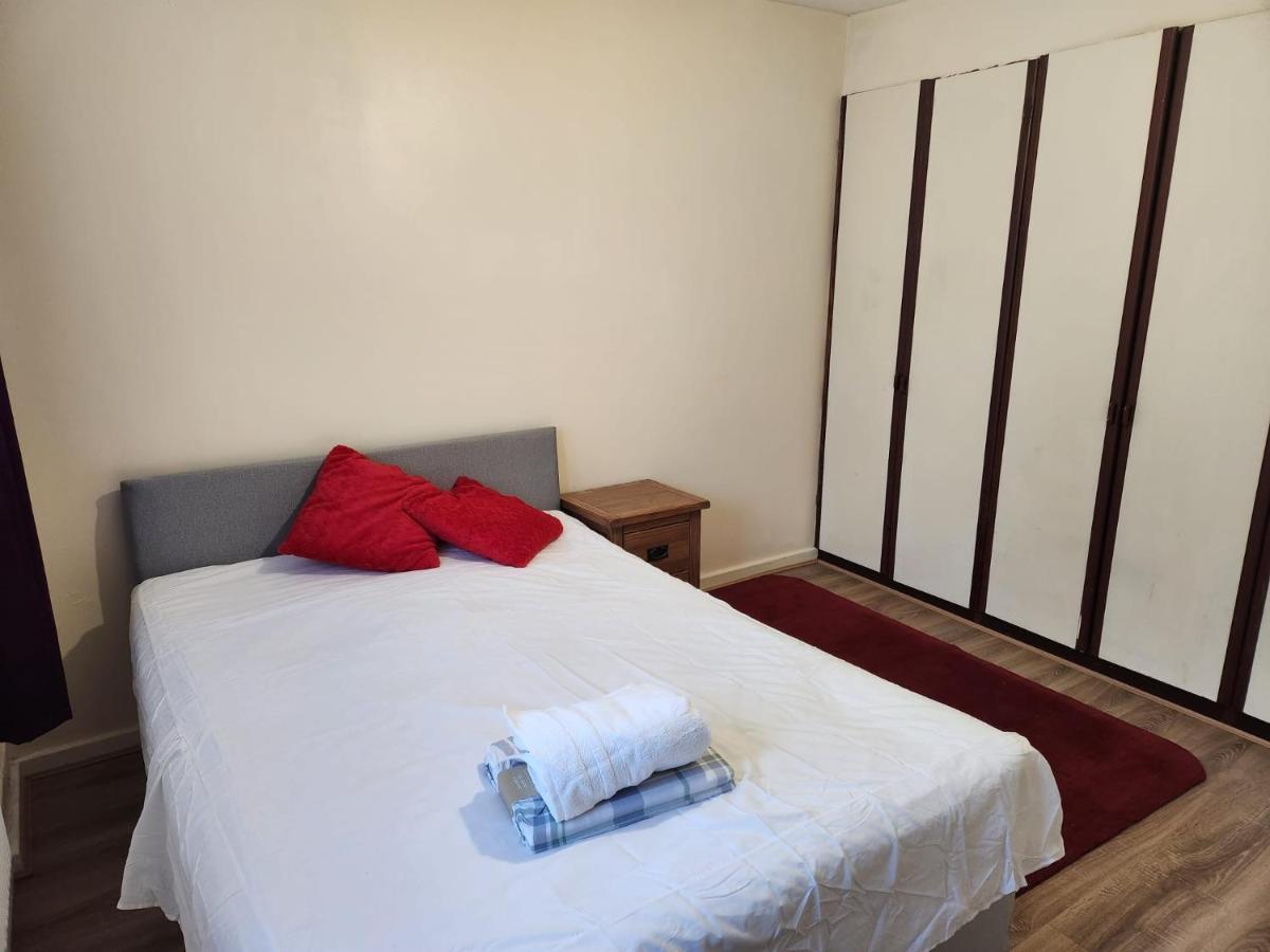 Crane Home In Dagenham With Free Wi Fi Εξωτερικό φωτογραφία
